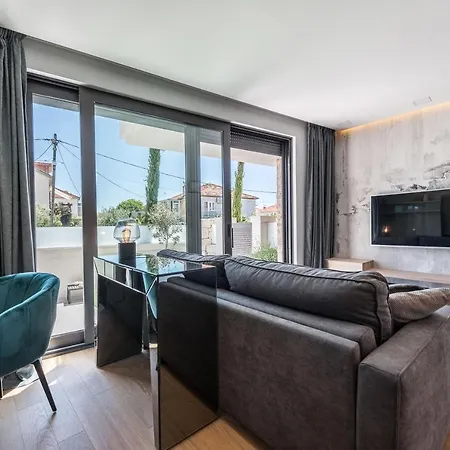 Luxury Apartment Luna With Private, Heated Pool Zadar Buitenkant foto