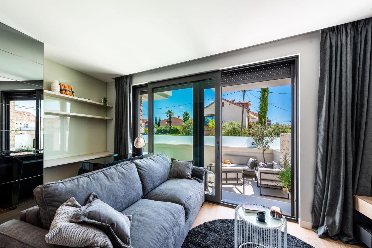 Luxury Luna With Private, Heated Pool Apartment