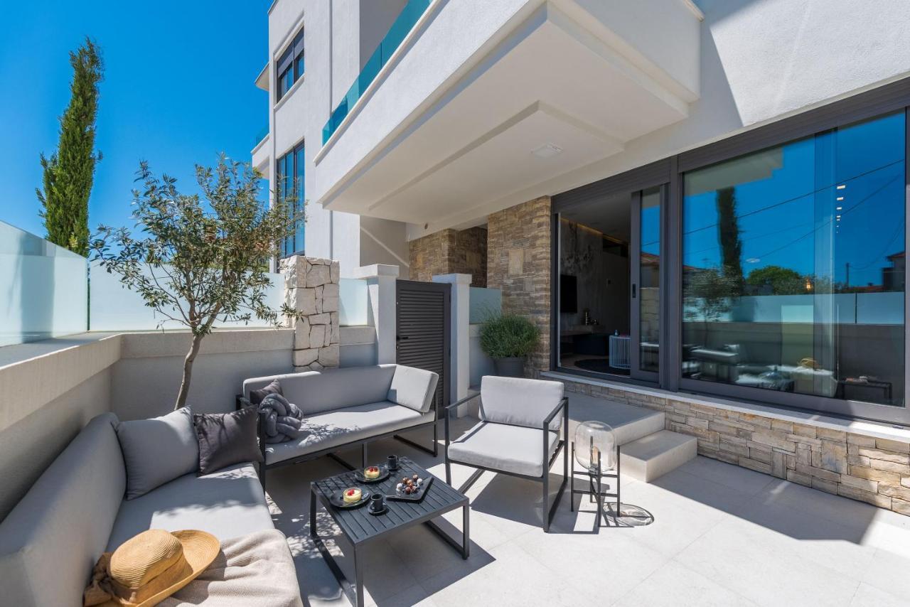Luxury Luna With Private, Heated Pool Apartment *
