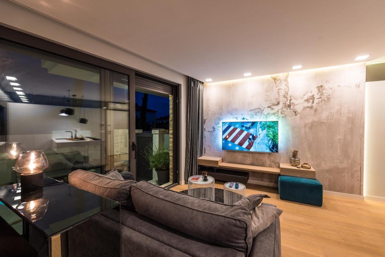 Luxury Luna With Private, Heated Pool Zadar